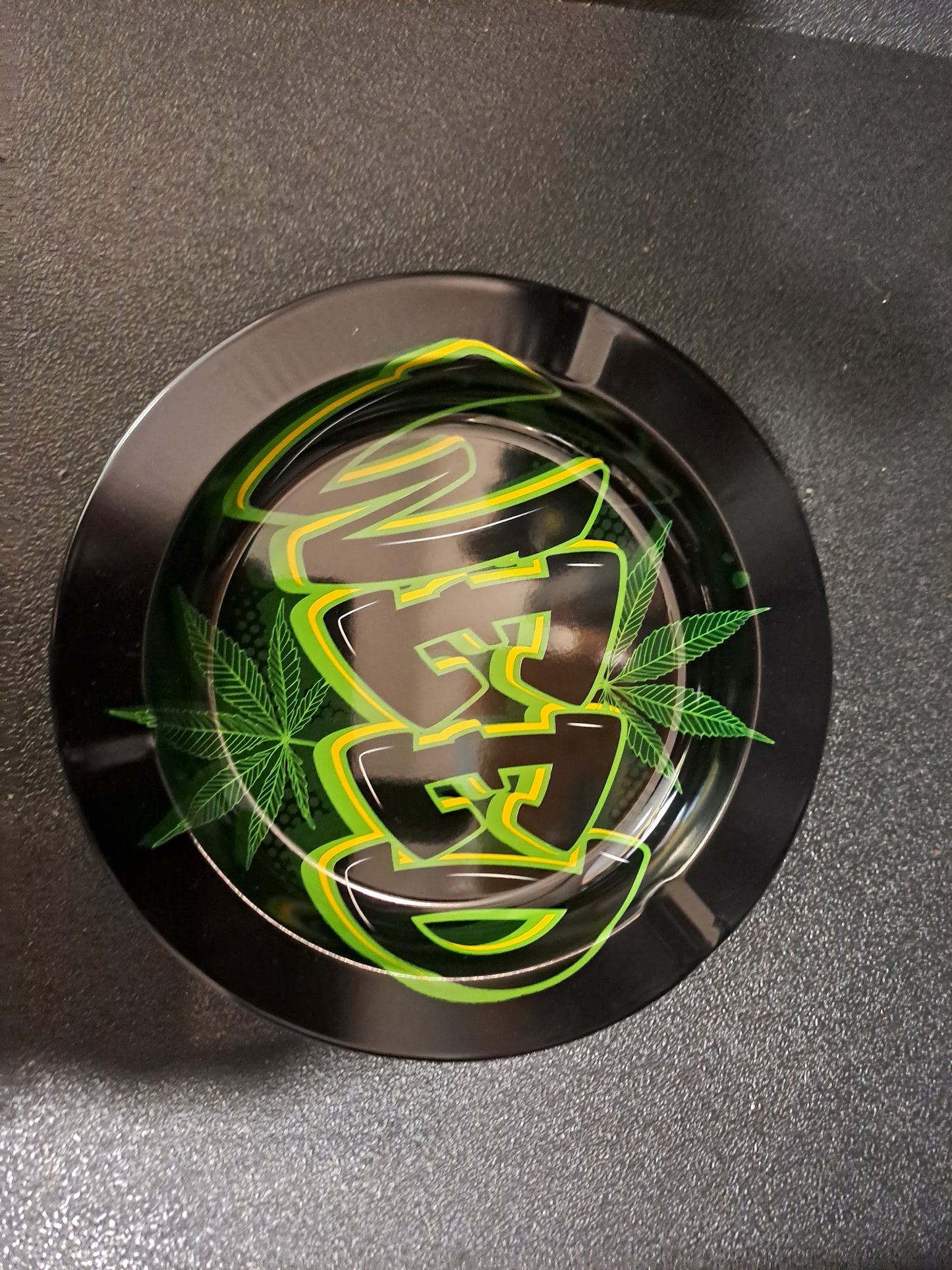 Metal ashtray Weed